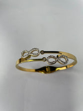 Elegant Stainless Steel Bracelet for Women | Luxury Gold & Silver Wrist Jewelry