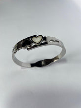 Elegant Stainless Steel Bracelet for Women | Luxury Gold & Silver Wrist Jewelry