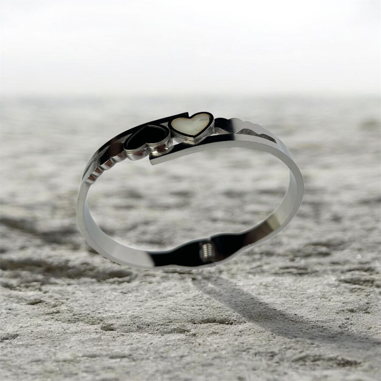 Elegant Stainless Steel Bracelet for Women | Luxury Gold & Silver Wrist Jewelry