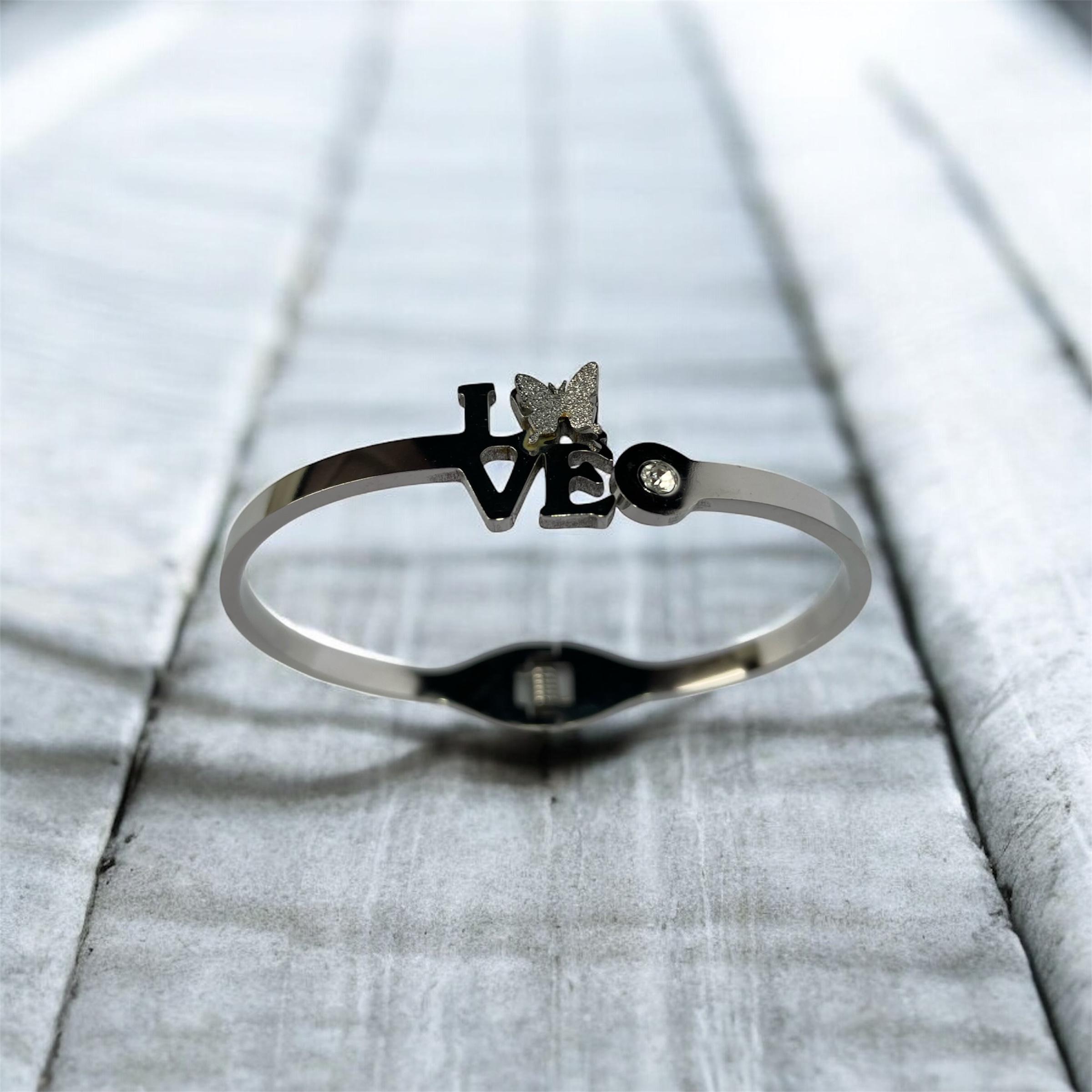 Elegant Stainless Steel Bracelet for Women | Luxury Gold & Silver Wrist Jewelry