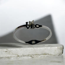 Elegant Stainless Steel Bracelet for Women | Luxury Gold & Silver Wrist Jewelry