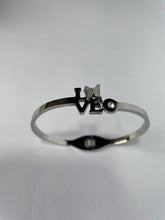 Elegant Stainless Steel Bracelet for Women | Luxury Gold & Silver Wrist Jewelry